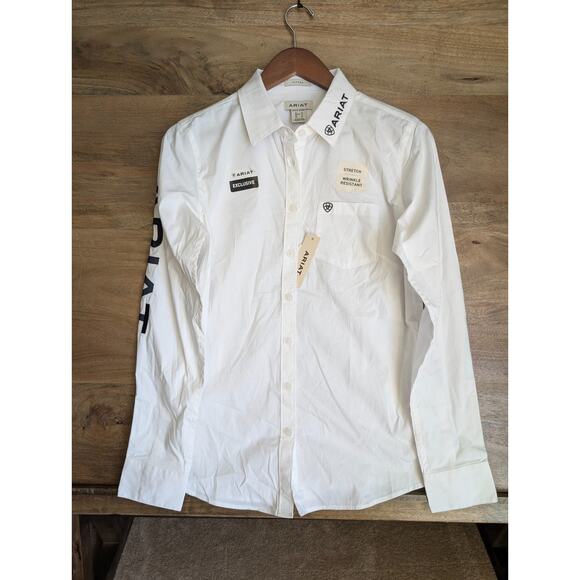 Ariat Shirt Womens Medium White Stretch Fitted Wrinkle-Resistant Button-Up NWT - Picture 1 of 5